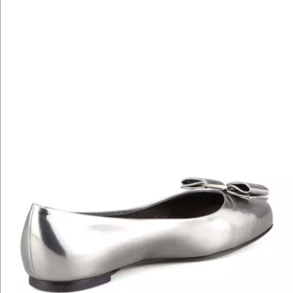 Salvatore Ferrgamo Varina 6.5B Silver Mirrored - Picture 4 of 8